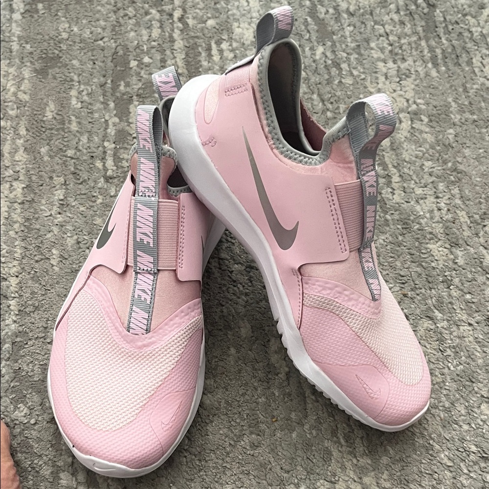 Nike Youth Size 4 Pink and Gray Flex Runner Slip-On Sneakers -  NEW